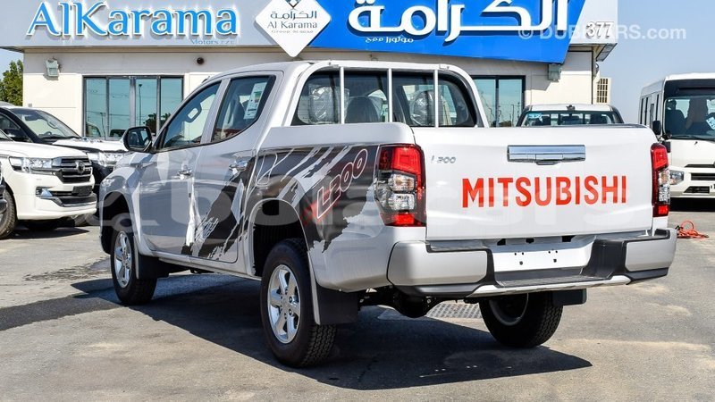 Big with watermark mitsubishi l200 central import dubai 5724