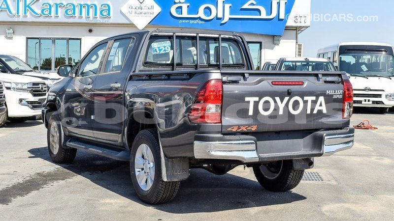 Big with watermark toyota hilux central import dubai 5725