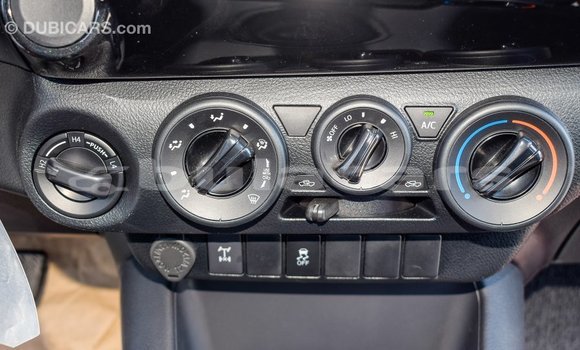 Acheter Import Voiture Toyota Hilux Gris à Import - Dubai, Central Acheter Import Voiture Toyota Hilux Gris à Import - Dubai, Central