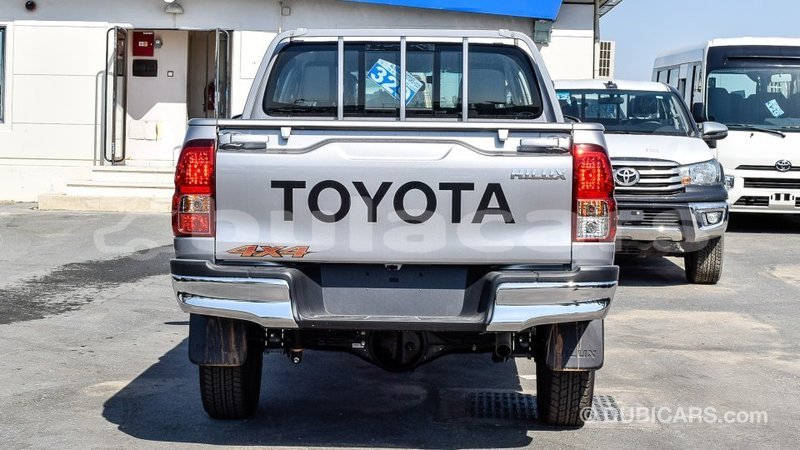 Big with watermark toyota hilux central import dubai 5727