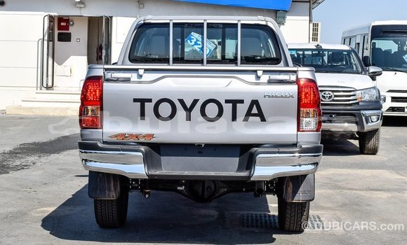 Acheter Import Voiture Toyota Hilux Gris à Import - Dubai, Central Acheter Import Voiture Toyota Hilux Gris à Import - Dubai, Central