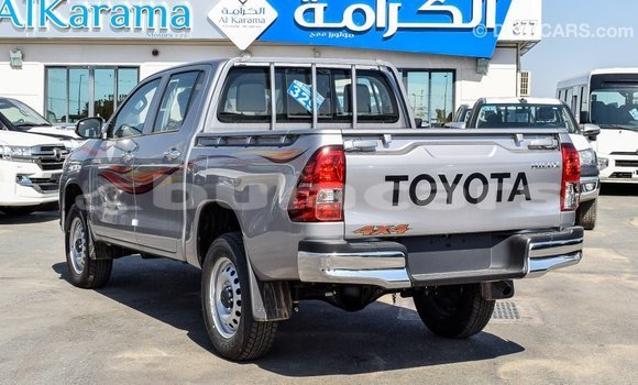 Acheter Import Voiture Toyota Hilux Gris à Import - Dubai, Central Acheter Import Voiture Toyota Hilux Gris à Import - Dubai, Central