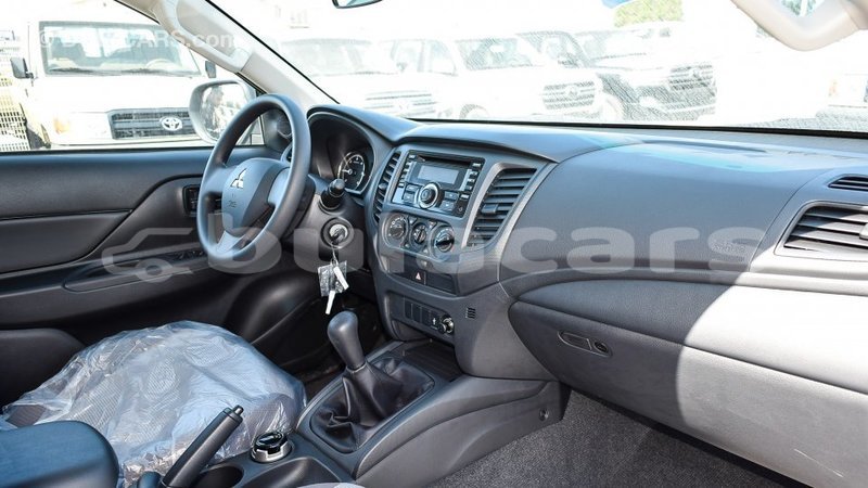 Big with watermark mitsubishi l200 central import dubai 5728