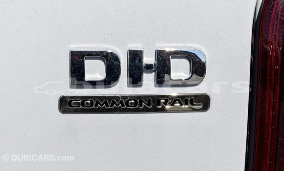 Acheter Import Voiture Mitsubishi L200 Blanc à Import - Dubai, Central Acheter Import Voiture Mitsubishi L200 Blanc à Import - Dubai, Central