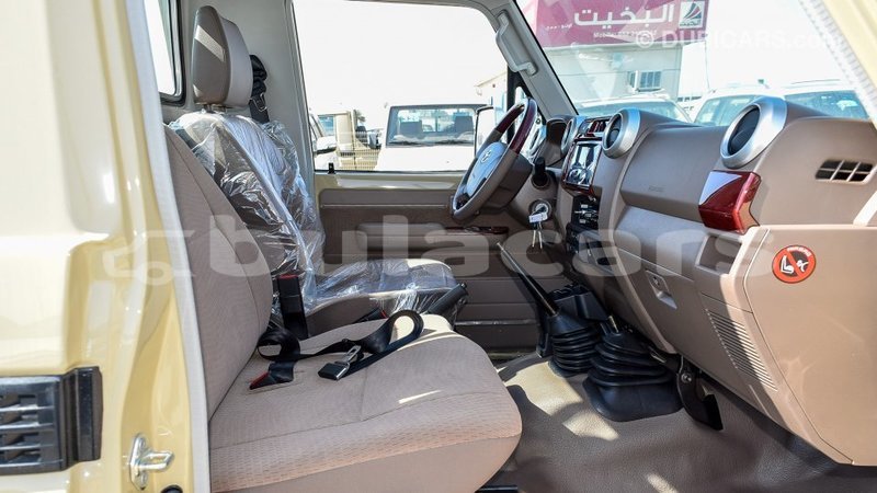 Big with watermark toyota land cruiser central import dubai 5733