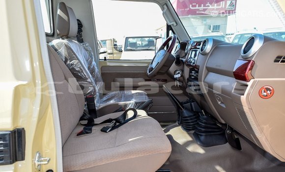 Buy Import Toyota Land Cruiser Beige Car in Import - Dubai in Central Buy Import Toyota Land Cruiser Beige Car in Import - Dubai in Central