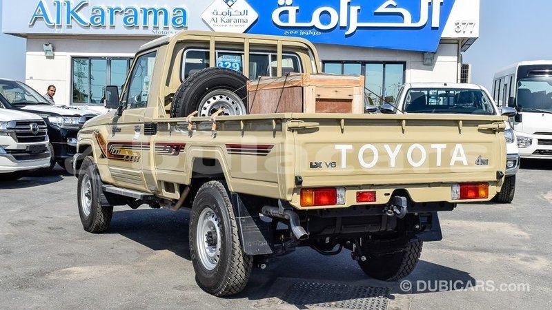 Big with watermark toyota land cruiser central import dubai 5733