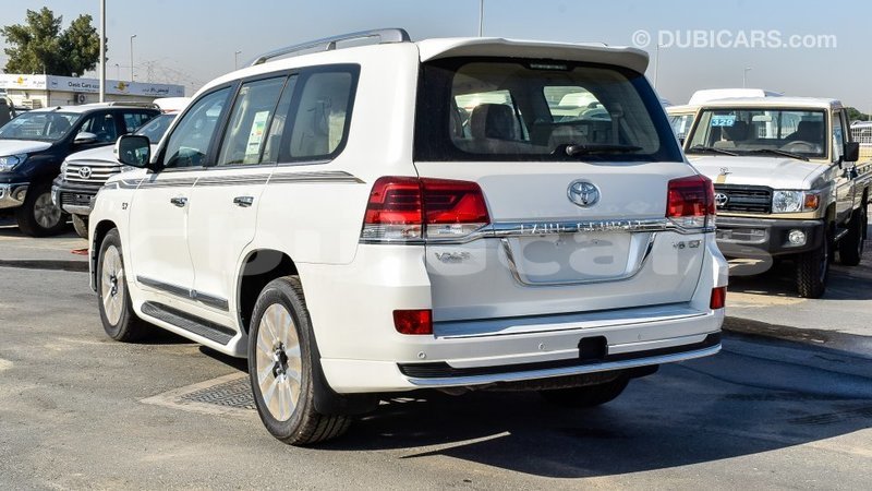 Big with watermark toyota land cruiser central import dubai 5734