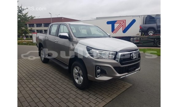 Buy Import Toyota Hilux Grey Car in Import - Dubai in Central Buy Import Toyota Hilux Grey Car in Import - Dubai in Central