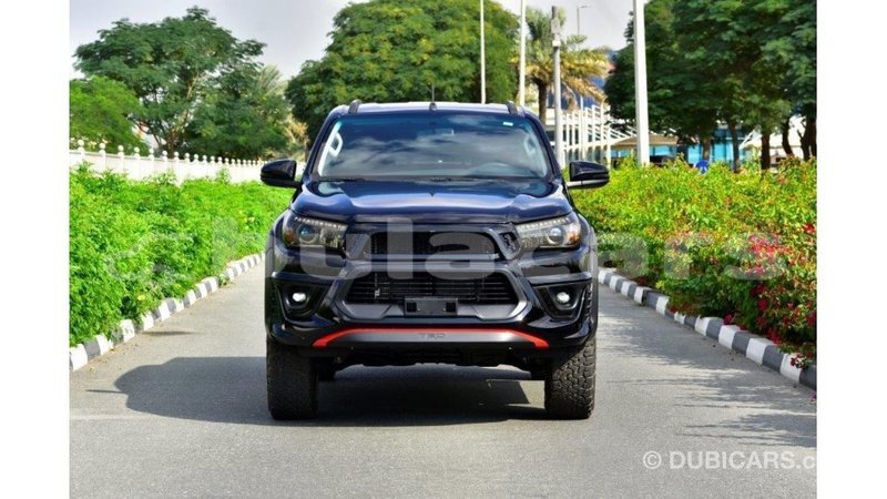 Big with watermark toyota hilux central import dubai 5738