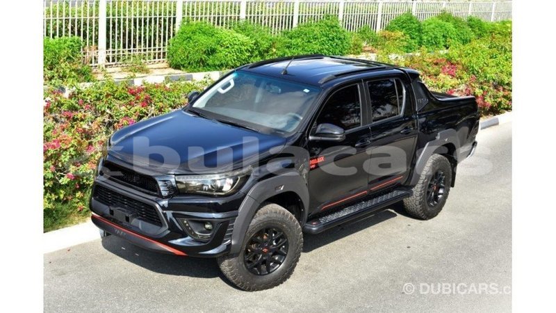 Big with watermark toyota hilux central import dubai 5738