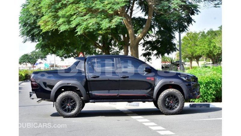 Big with watermark toyota hilux central import dubai 5738