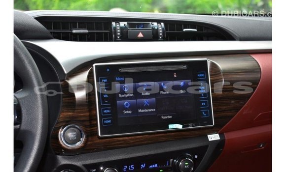 Acheter Import Voiture Toyota Hilux Noir à Import - Dubai, Central Acheter Import Voiture Toyota Hilux Noir à Import - Dubai, Central