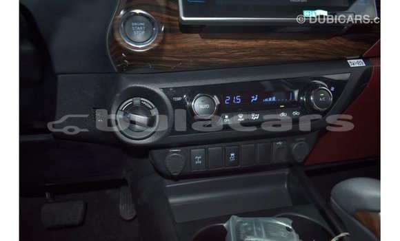 Acheter Import Voiture Toyota Hilux Noir à Import - Dubai, Central Acheter Import Voiture Toyota Hilux Noir à Import - Dubai, Central