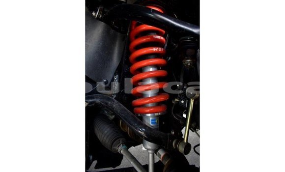 Acheter Import Voiture Toyota Hilux Noir à Import - Dubai, Central Acheter Import Voiture Toyota Hilux Noir à Import - Dubai, Central