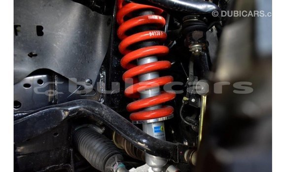 Acheter Import Voiture Toyota Hilux Noir à Import - Dubai, Central Acheter Import Voiture Toyota Hilux Noir à Import - Dubai, Central