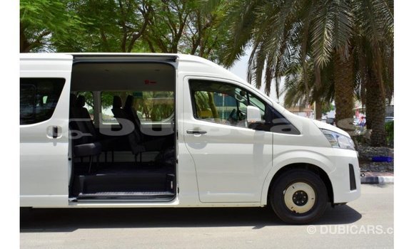 Acheter Import Voiture Toyota Hiace Blanc à Import - Dubai, Central Acheter Import Voiture Toyota Hiace Blanc à Import - Dubai, Central