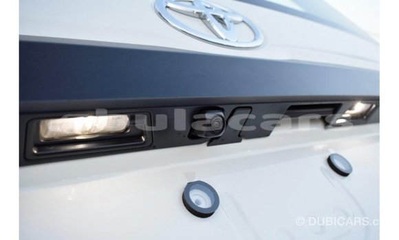 Acheter Import Voiture Toyota Hiace Blanc à Import - Dubai, Central Acheter Import Voiture Toyota Hiace Blanc à Import - Dubai, Central