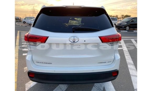 Buy Import Toyota Highlander White Car in Import - Dubai in Central Buy Import Toyota Highlander White Car in Import - Dubai in Central