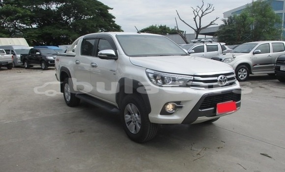 Acheter Occasion Voiture Toyota Hilux Blanc à Suva, Central Acheter Occasion Voiture Toyota Hilux Blanc à Suva, Central