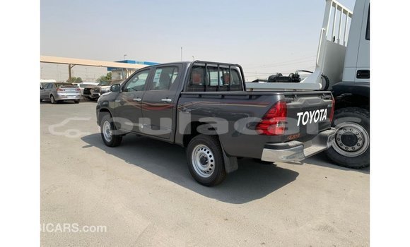 Acheter Import Voiture Toyota Hilux Gris à Import - Dubai, Central Acheter Import Voiture Toyota Hilux Gris à Import - Dubai, Central