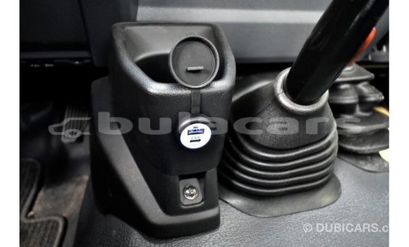 Acheter Import Voiture Toyota Land Cruiser Rouge à Import - Dubai, Central Acheter Import Voiture Toyota Land Cruiser Rouge à Import - Dubai, Central