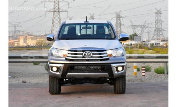 Acheter Import Voiture Toyota Hilux Gris à Import - Dubai, Central Acheter Import Voiture Toyota Hilux Gris à Import - Dubai, Central