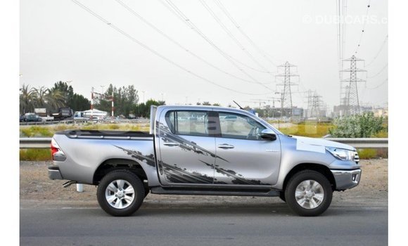 Acheter Import Voiture Toyota Hilux Gris à Import - Dubai, Central Acheter Import Voiture Toyota Hilux Gris à Import - Dubai, Central