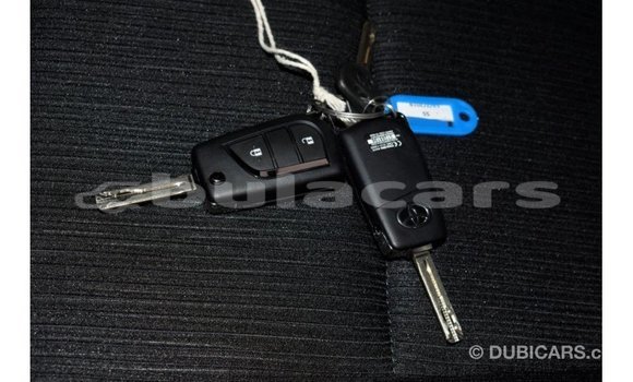 Acheter Import Voiture Toyota Hilux Gris à Import - Dubai, Central Acheter Import Voiture Toyota Hilux Gris à Import - Dubai, Central