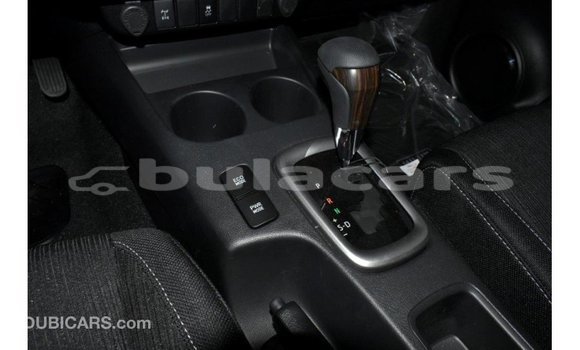 Acheter Import Voiture Toyota Hilux Gris à Import - Dubai, Central Acheter Import Voiture Toyota Hilux Gris à Import - Dubai, Central