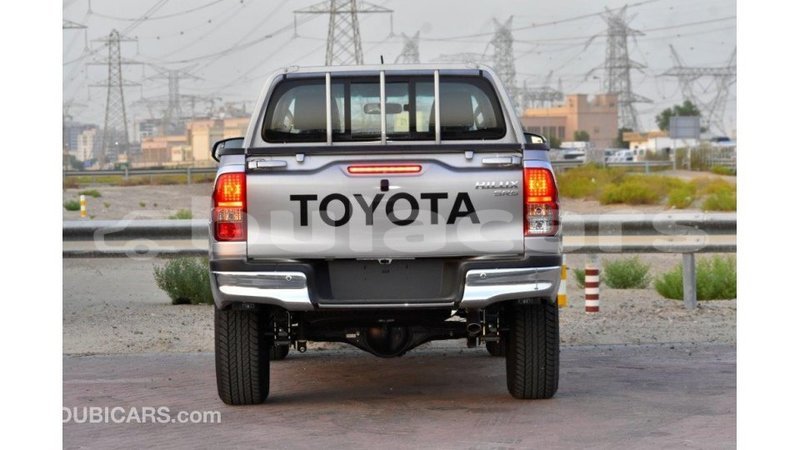 Big with watermark toyota hilux central import dubai 5767