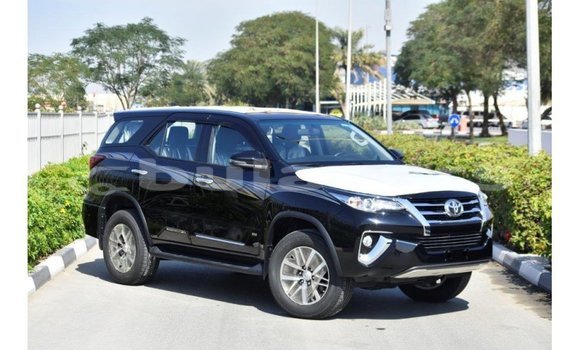 Acheter Import Voiture Toyota Fortuner Noir à Import - Dubai, Central Acheter Import Voiture Toyota Fortuner Noir à Import - Dubai, Central