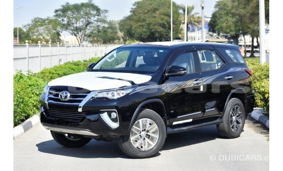 Acheter Import Voiture Toyota Fortuner Noir à Import - Dubai, Central Acheter Import Voiture Toyota Fortuner Noir à Import - Dubai, Central