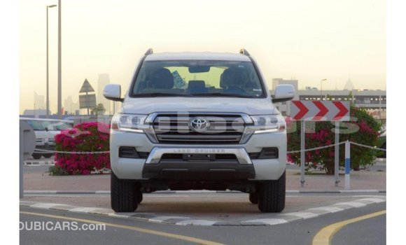 Acheter Import Voiture Toyota Land Cruiser Blanc à Import - Dubai, Central Acheter Import Voiture Toyota Land Cruiser Blanc à Import - Dubai, Central