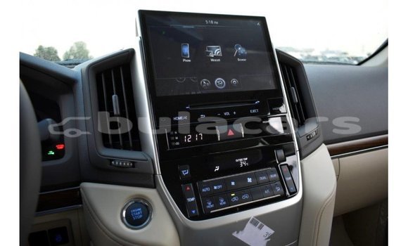 Acheter Import Voiture Toyota Land Cruiser Blanc à Import - Dubai, Central Acheter Import Voiture Toyota Land Cruiser Blanc à Import - Dubai, Central