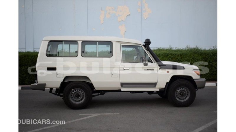 Big with watermark toyota land cruiser central import dubai 5778