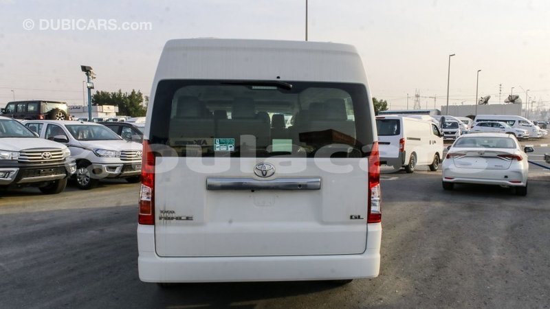 Big with watermark toyota hiace central import dubai 5781