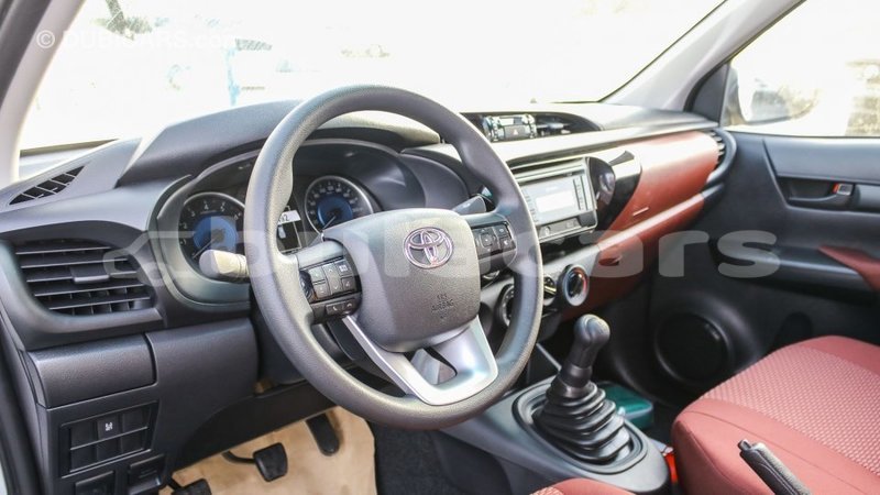 Big with watermark toyota hilux central import dubai 5782