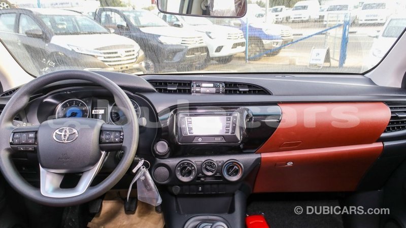 Big with watermark toyota hilux central import dubai 5782