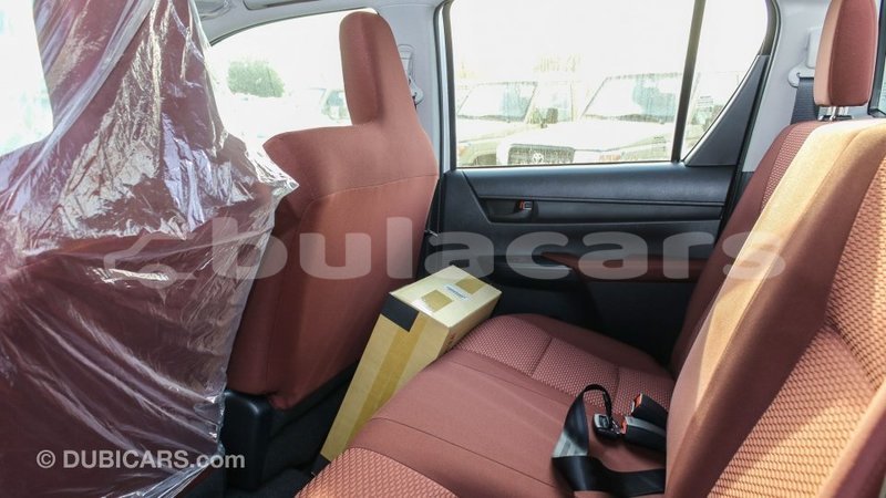 Big with watermark toyota hilux central import dubai 5782