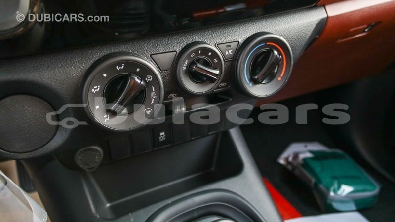 Big with watermark toyota hilux central import dubai 5782