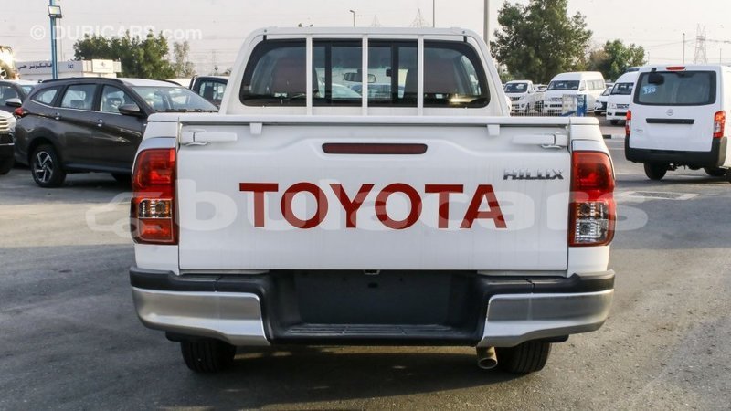 Big with watermark toyota hilux central import dubai 5782