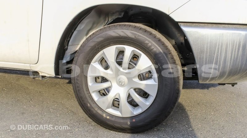 Big with watermark toyota hilux central import dubai 5782