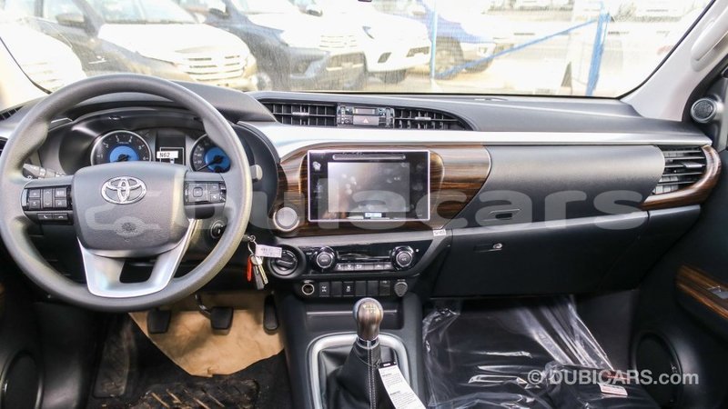 Big with watermark toyota hilux central import dubai 5783