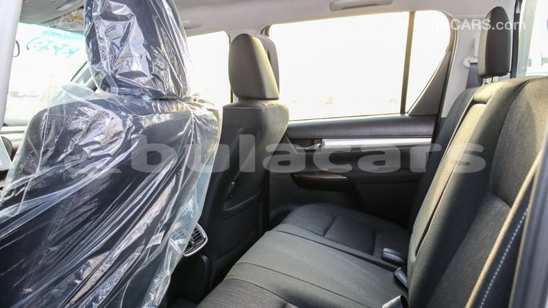 Big with watermark toyota hilux central import dubai 5783