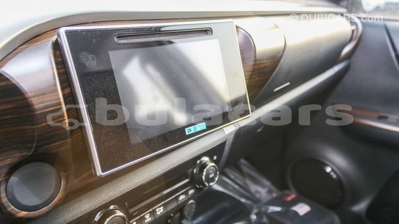 Big with watermark toyota hilux central import dubai 5783