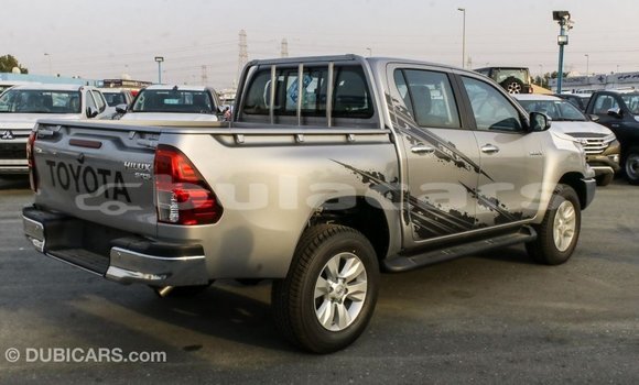 Acheter Import Voiture Toyota Hilux Gris à Import - Dubai, Central Acheter Import Voiture Toyota Hilux Gris à Import - Dubai, Central