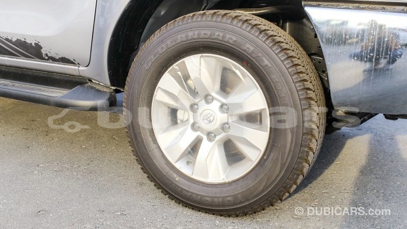 Big with watermark toyota hilux central import dubai 5783