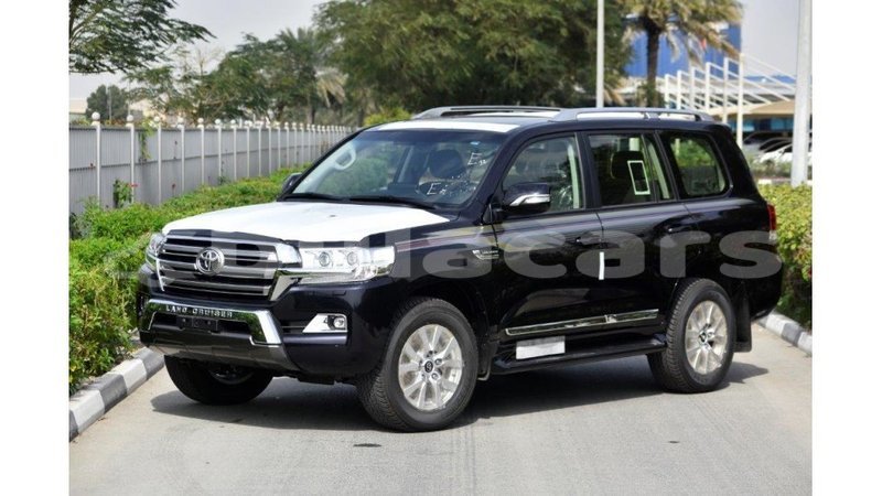 Big with watermark toyota land cruiser central import dubai 5786