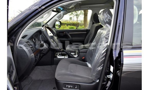 Acheter Import Voiture Toyota Land Cruiser Noir à Import - Dubai, Central Acheter Import Voiture Toyota Land Cruiser Noir à Import - Dubai, Central